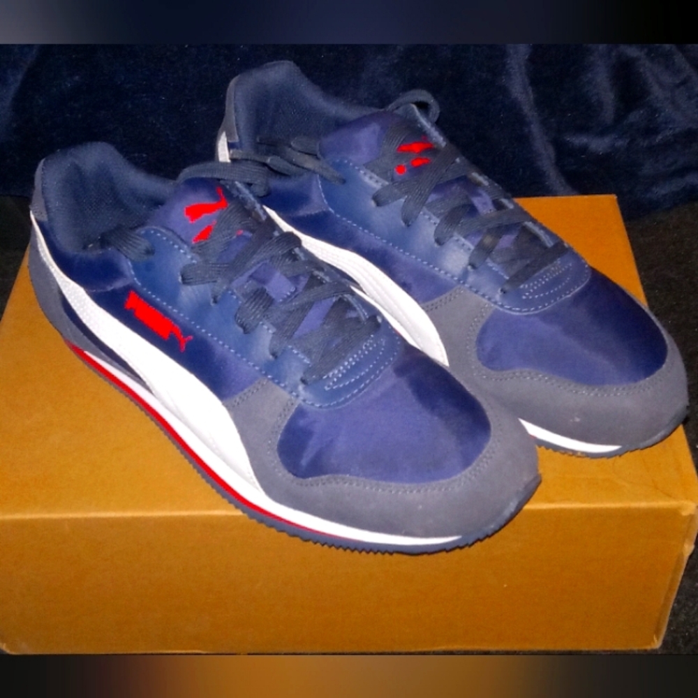Puma Blue and white sportlifestyle size US 8